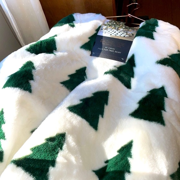 🌲RACHEL ZOE Soft & Luxurious Faux Fur Tree Skirt 🌲NWT🌲 - Picture 1 of 13